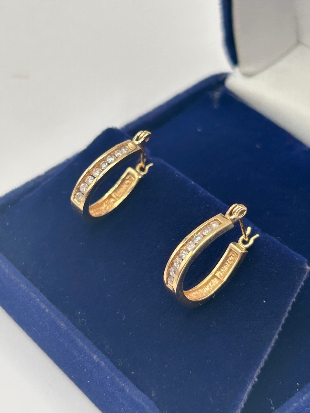 14k Solid Gold Huggie Hoop Earrings .25 TCW Diamonds - Picture 4 of 16